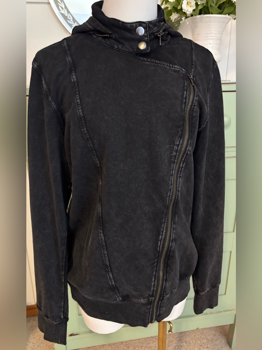 Fast & Furious by Affliction Black Acid-Washed Cotton Moto-Inspired Zip Hoodie - Picture 7 of 14